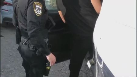 توثيق - ضبط سائق من سكان حيفا خلال نقله مقيمين غير شرعيين بالقرب من كفر قرع 